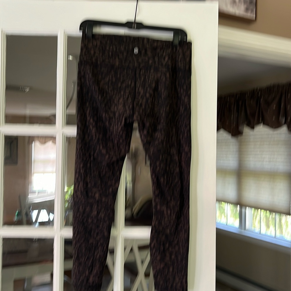 Lululemon size 10
